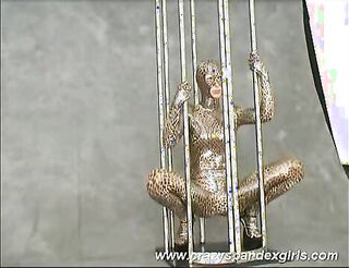 spandex babe spreads pussy