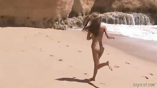 thea desnudo playa