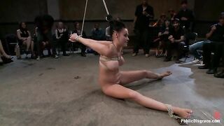 girl fucked public place