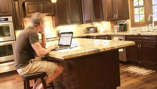 dude banging hot mom